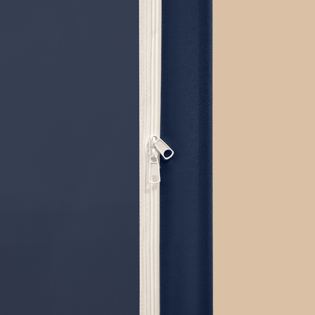 91家纺网 家纺一手货源 找家纺 壹和 2026新款纯物理无涂层无覆膜款遮光防蚊学生坐床蚊帐（场景二） 靛蓝拼米