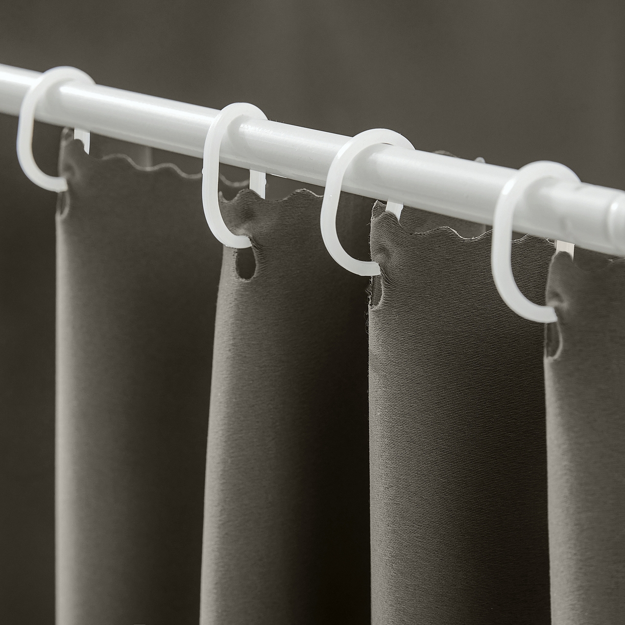 91家纺网 家纺一手货源 找家纺 壹和 2026新款纯物理无涂层无覆膜款遮光防蚊学生坐床蚊帐（场景二） 大象灰