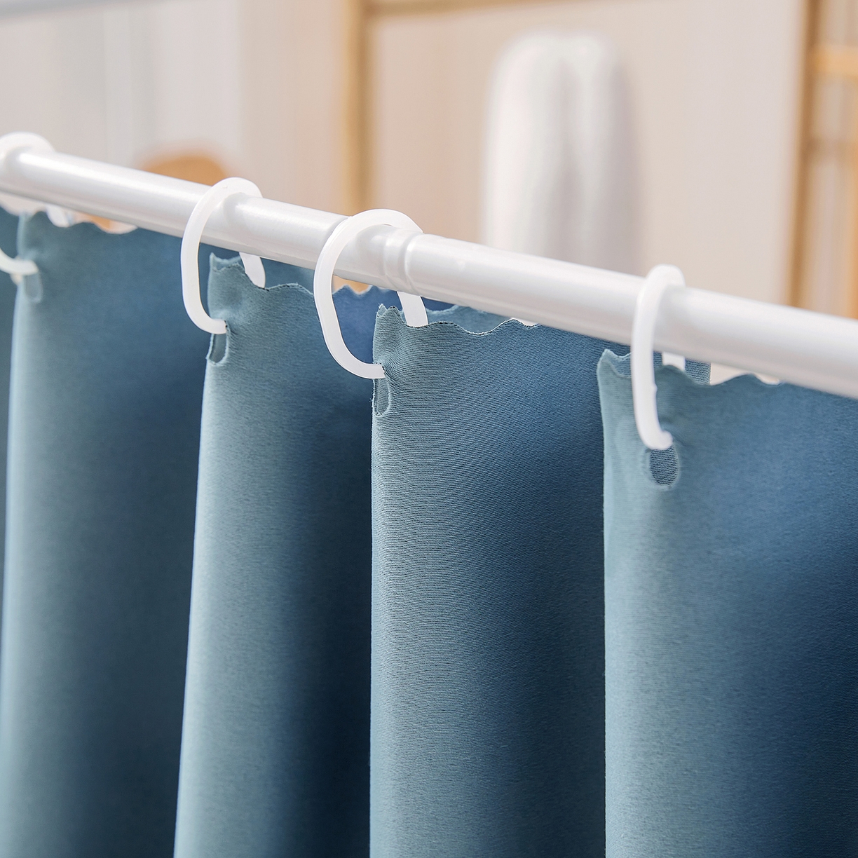 91家纺网 家纺一手货源 找家纺 壹和 2026新款纯物理无涂层无覆膜款遮光防蚊学生坐床蚊帐（场景二） 苍穹蓝