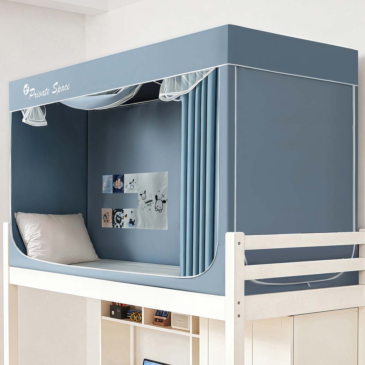 91家纺网 家纺一手货源 找家纺 壹和 2026新款纯物理无涂层无覆膜款遮光防蚊学生坐床蚊帐（场景二） 苍穹蓝