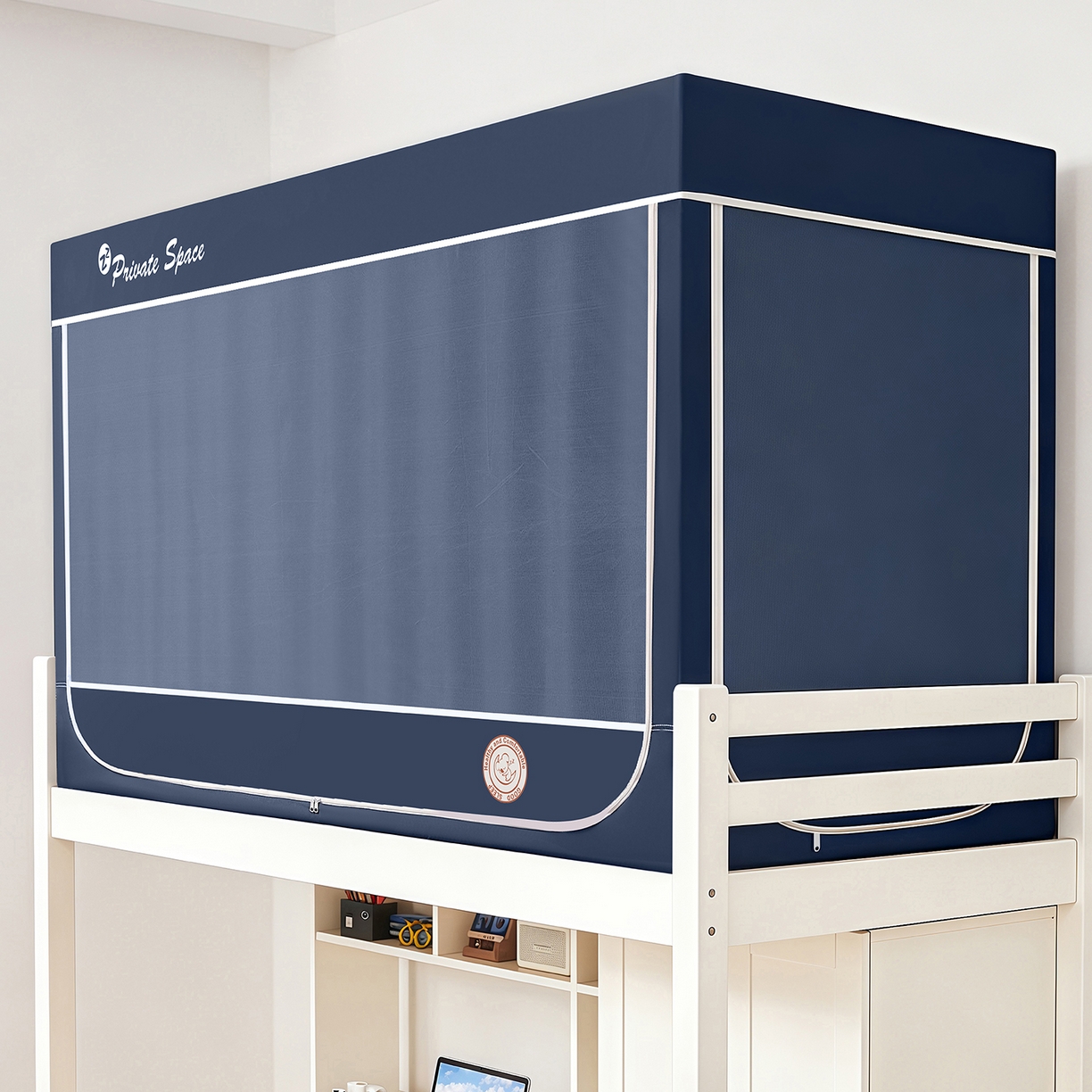 91家纺网 家纺一手货源 找家纺 壹和 2026新款纯物理无涂层无覆膜款遮光防蚊学生坐床蚊帐（场景二） 靛蓝