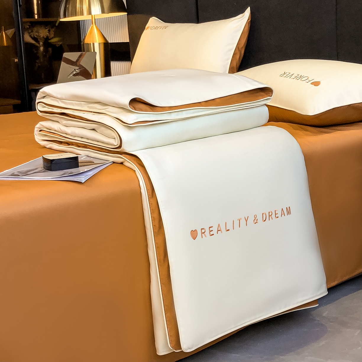 91家纺网 家纺一手货源 找家纺 （总）吾诺家居 2026新款双拼及羽毛刺绣夏被夏凉被空调被四件套-柔羽