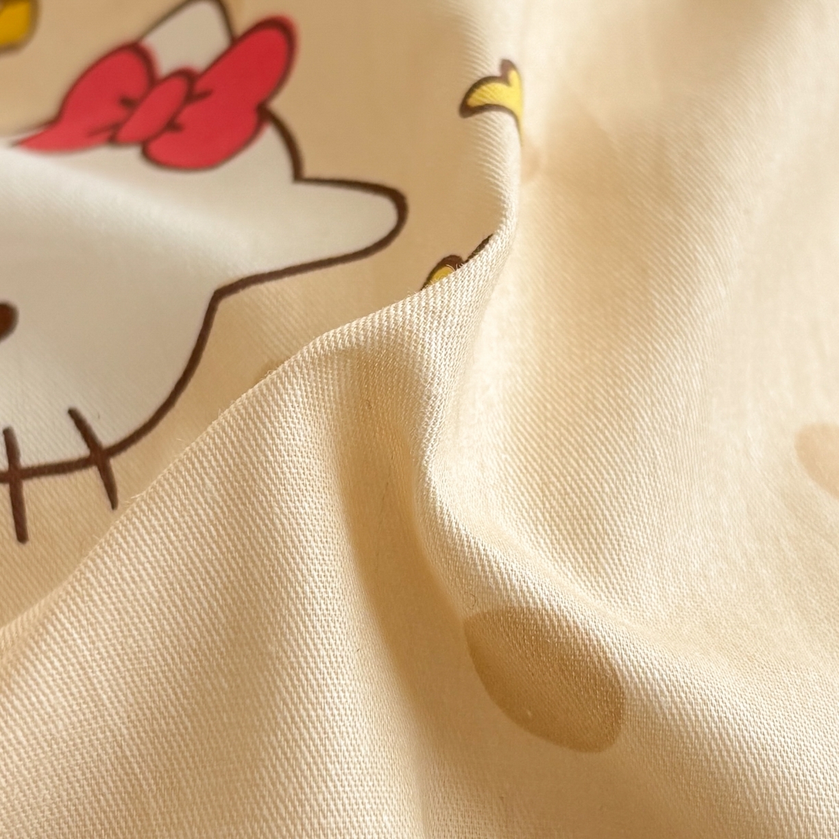 91家纺网 家纺一手货源 找家纺 慕尚家纺 2026春夏新款全棉纯棉印花三角针四件套 凯蒂猫