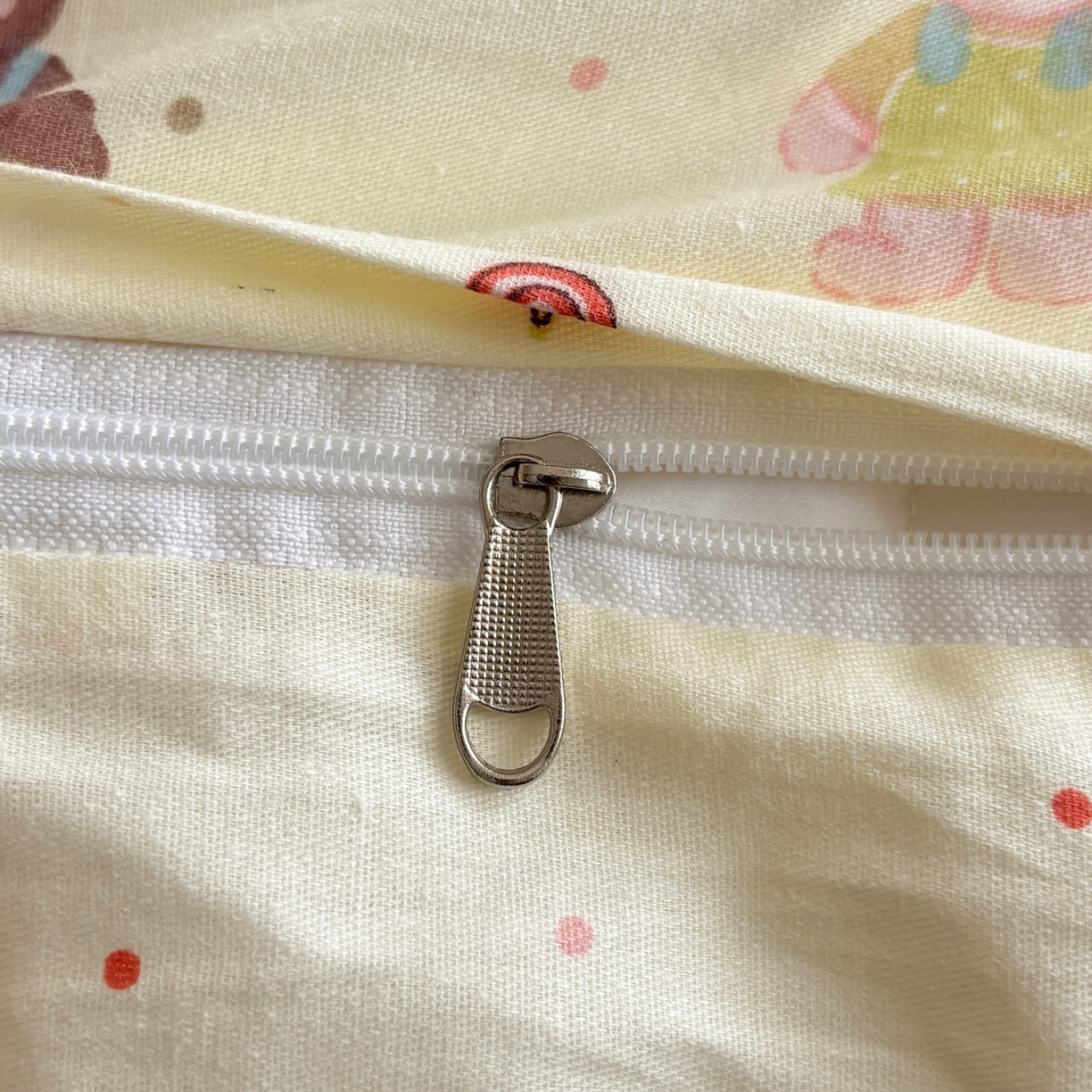 91家纺网 家纺一手货源 找家纺 慕尚家纺 2026春夏新款全棉纯棉印花三角针四件套 气球小狗