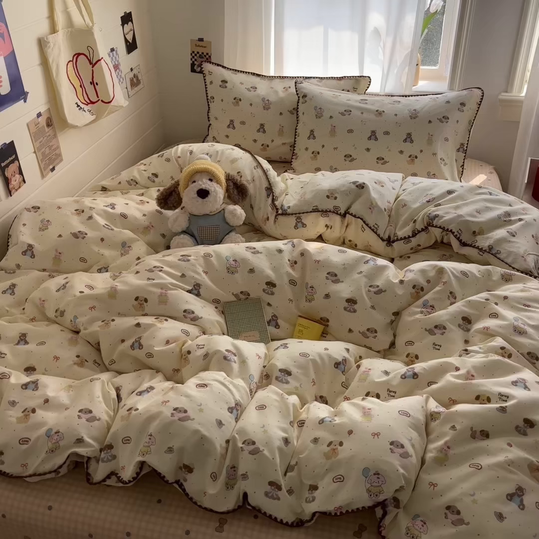 91家纺网 家纺一手货源 找家纺 慕尚家纺 2026春夏新款全棉纯棉印花三角针四件套 气球小狗