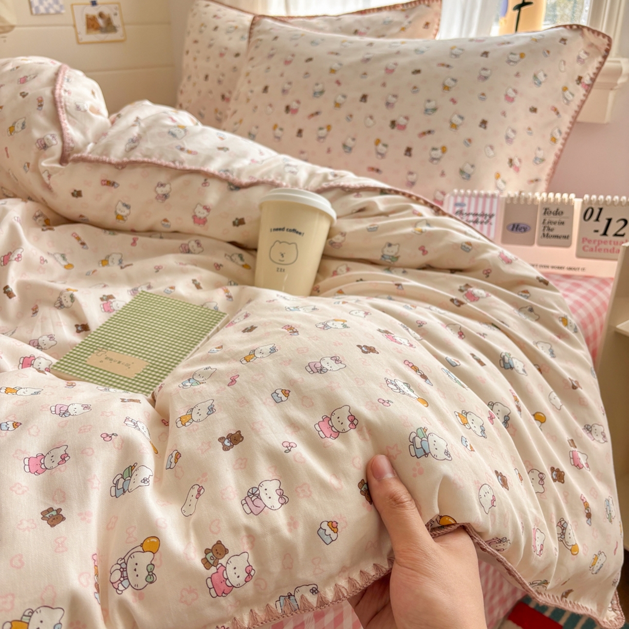 91家纺网 家纺一手货源 找家纺 慕尚家纺 2026春夏新款全棉纯棉印花三角针四件套 甜喵KT