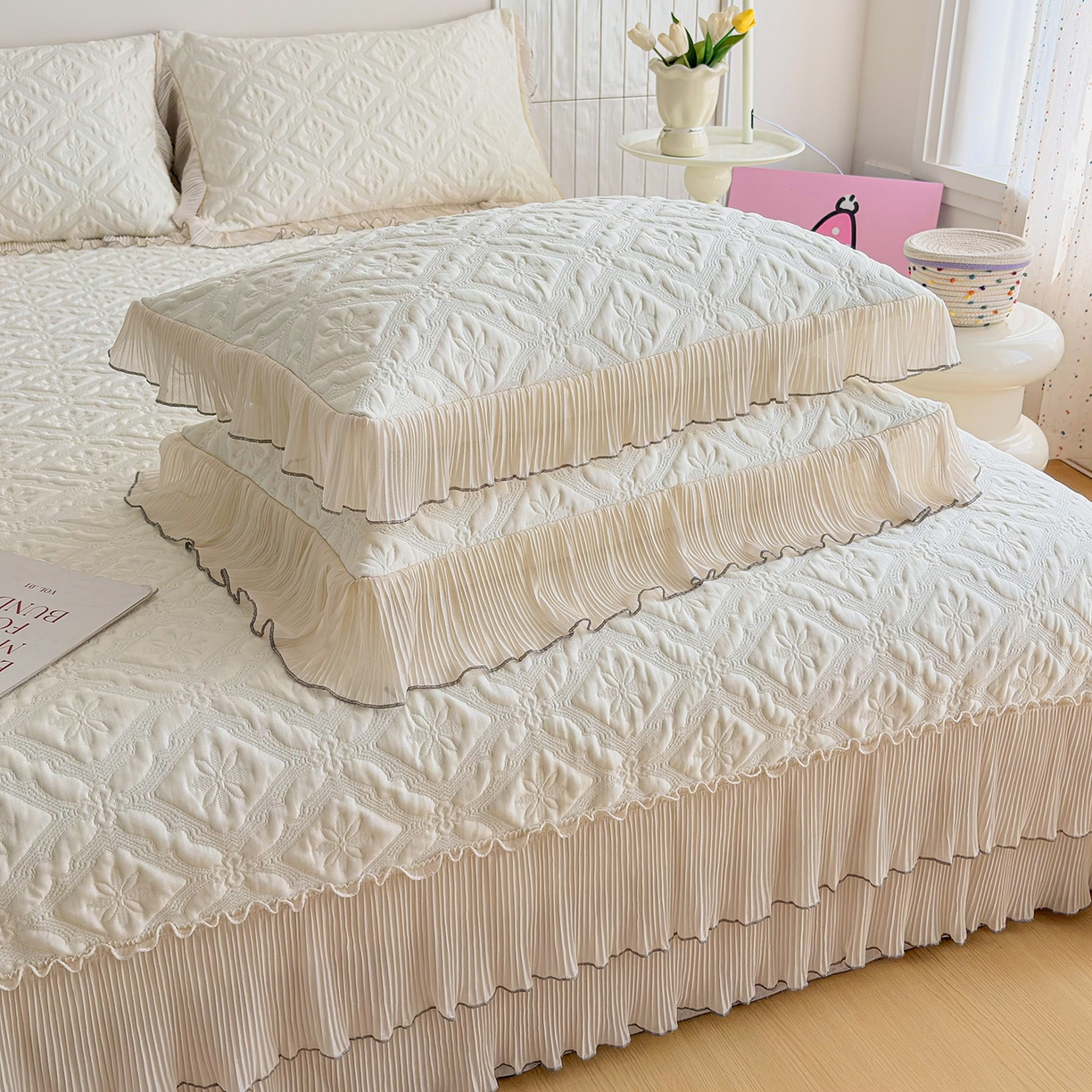 91家纺网 家纺一手货源 找家纺 锦格家纺 2026新款凉感丝网纱凉席夏被夏凉被空调被四件套 洛芙漫-奶昔白