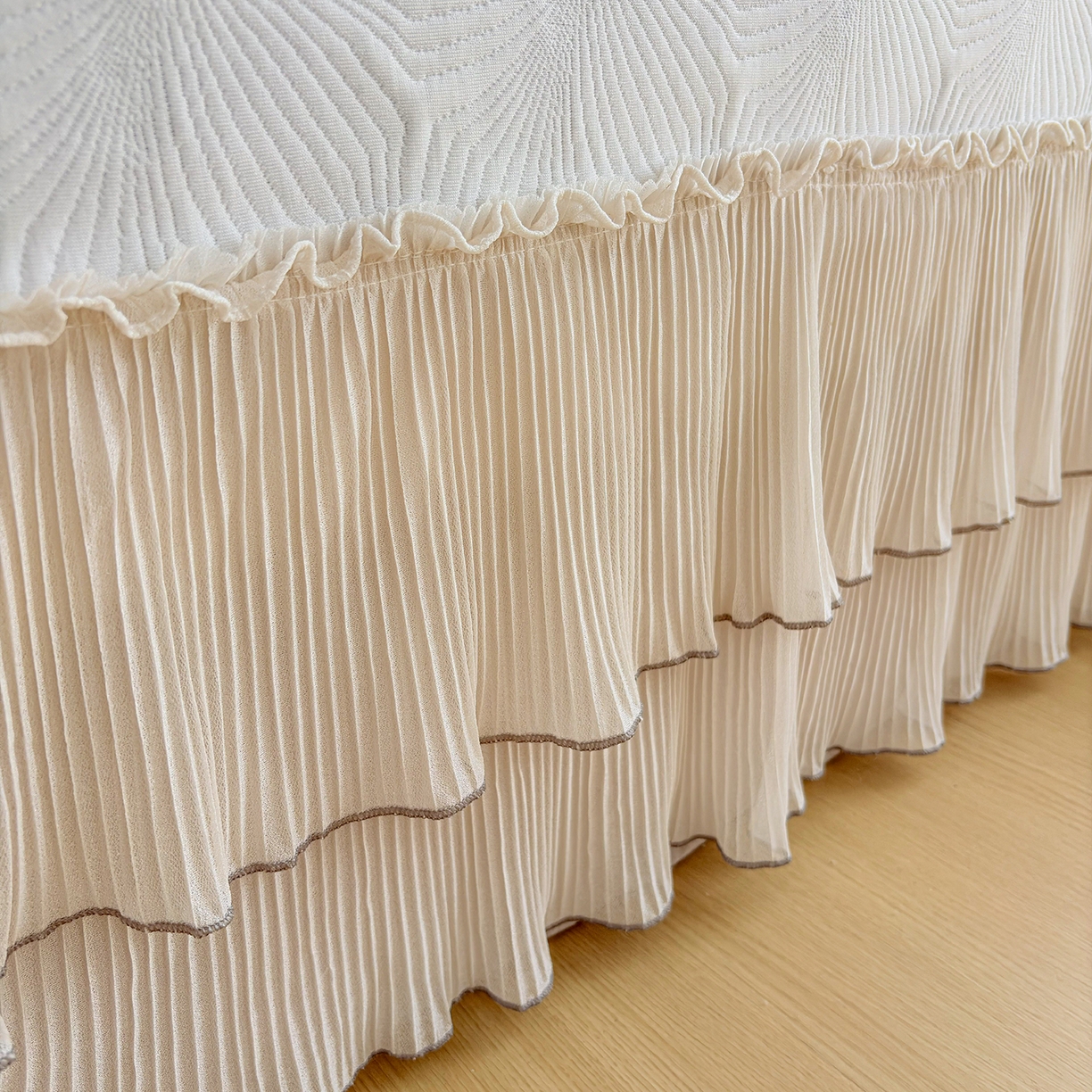 91家纺网 家纺一手货源 找家纺 锦格家纺 2026新款凉感丝网纱凉席夏被夏凉被空调被四件套 轻梦瑶-奶昔白