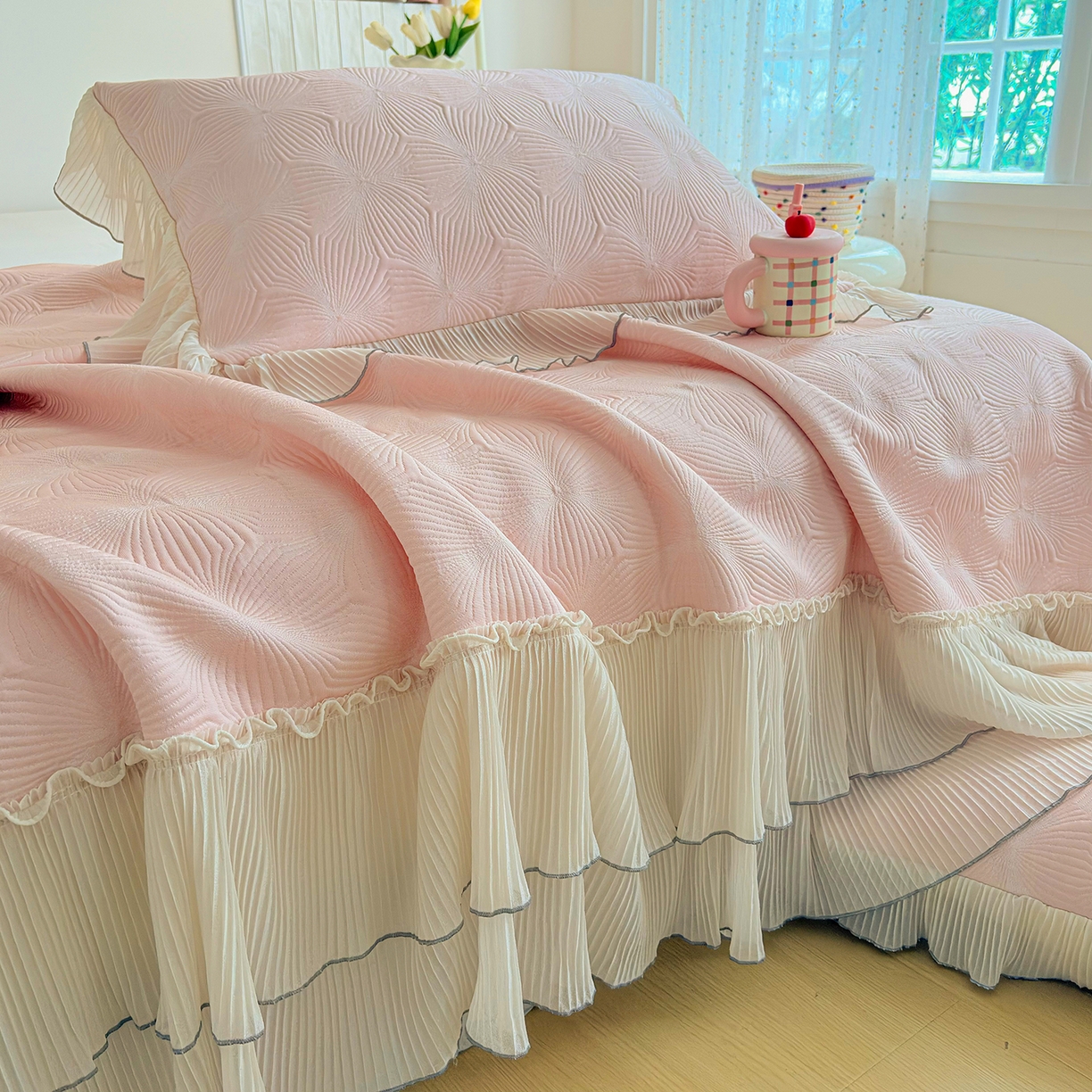 91家纺网 家纺一手货源 找家纺 锦格家纺 2026新款凉感丝网纱凉席夏被夏凉被空调被四件套 轻梦瑶-柔雾粉