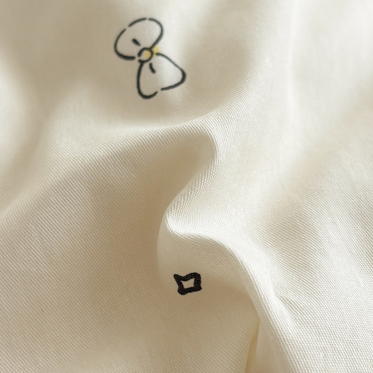 91家纺网 家纺一手货源 找家纺 慕尚家纺 2026春夏新款全棉纯棉印花三角针四件套 樱桃小喵