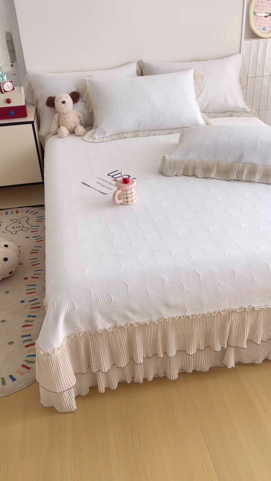 91家纺网 家纺一手货源 找家纺 锦格家纺 2026新款凉感丝网纱凉席夏被夏凉被空调被四件套 轻梦瑶-奶昔白