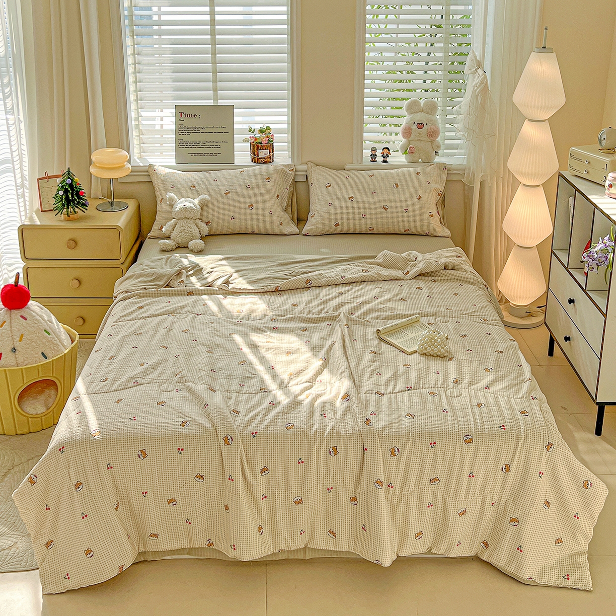 91家纺网 家纺一手货源 找家纺 王朝国际 2026新款A类彩竺棉印花夏被四件套 樱桃狗