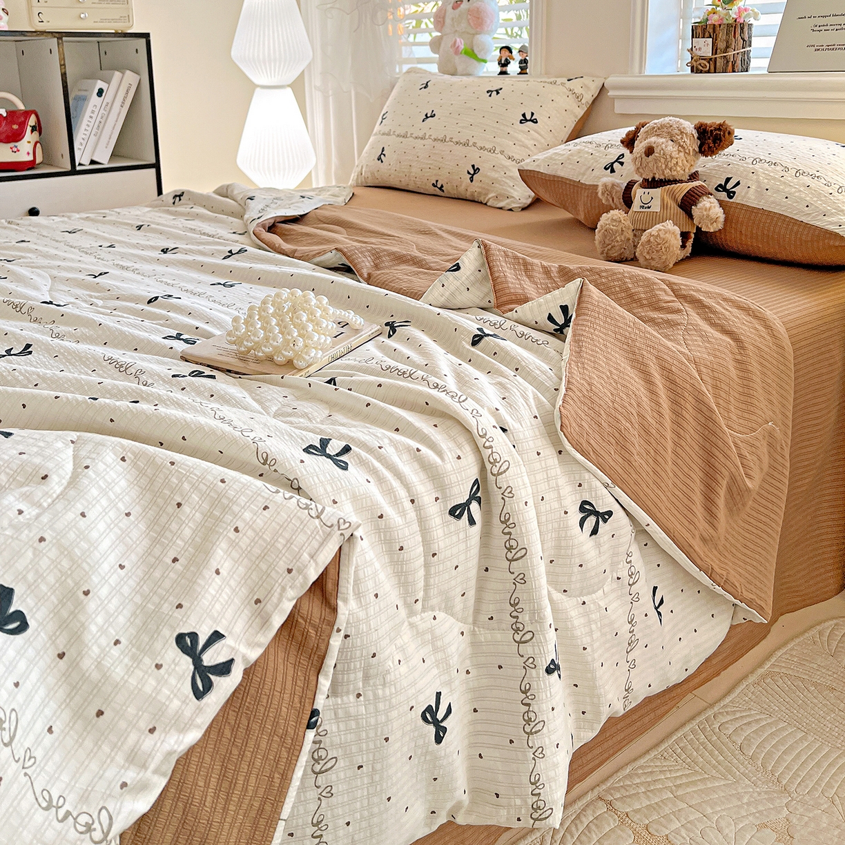 91家纺网 家纺一手货源 找家纺 王朝国际 2026新款A类彩竺棉印花夏被四件套 爱心蝶