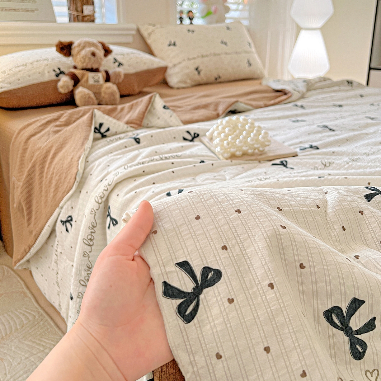 91家纺网 家纺一手货源 找家纺 王朝国际 2026新款A类彩竺棉印花夏被四件套 爱心蝶