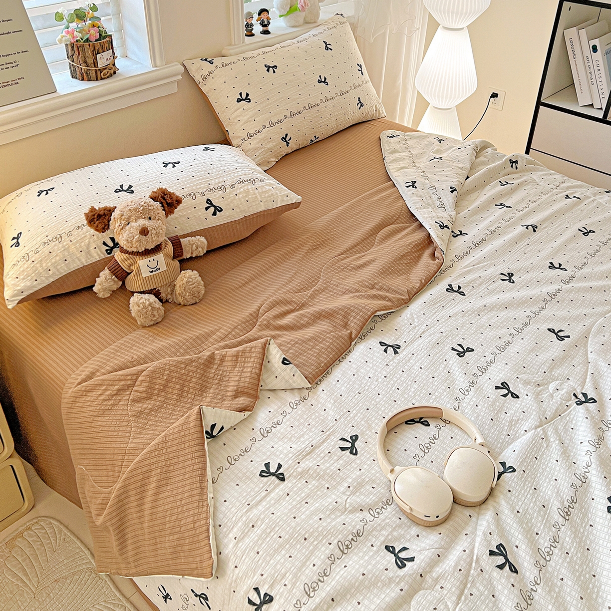 91家纺网 家纺一手货源 找家纺 王朝国际 2026新款A类彩竺棉印花夏被四件套 爱心蝶