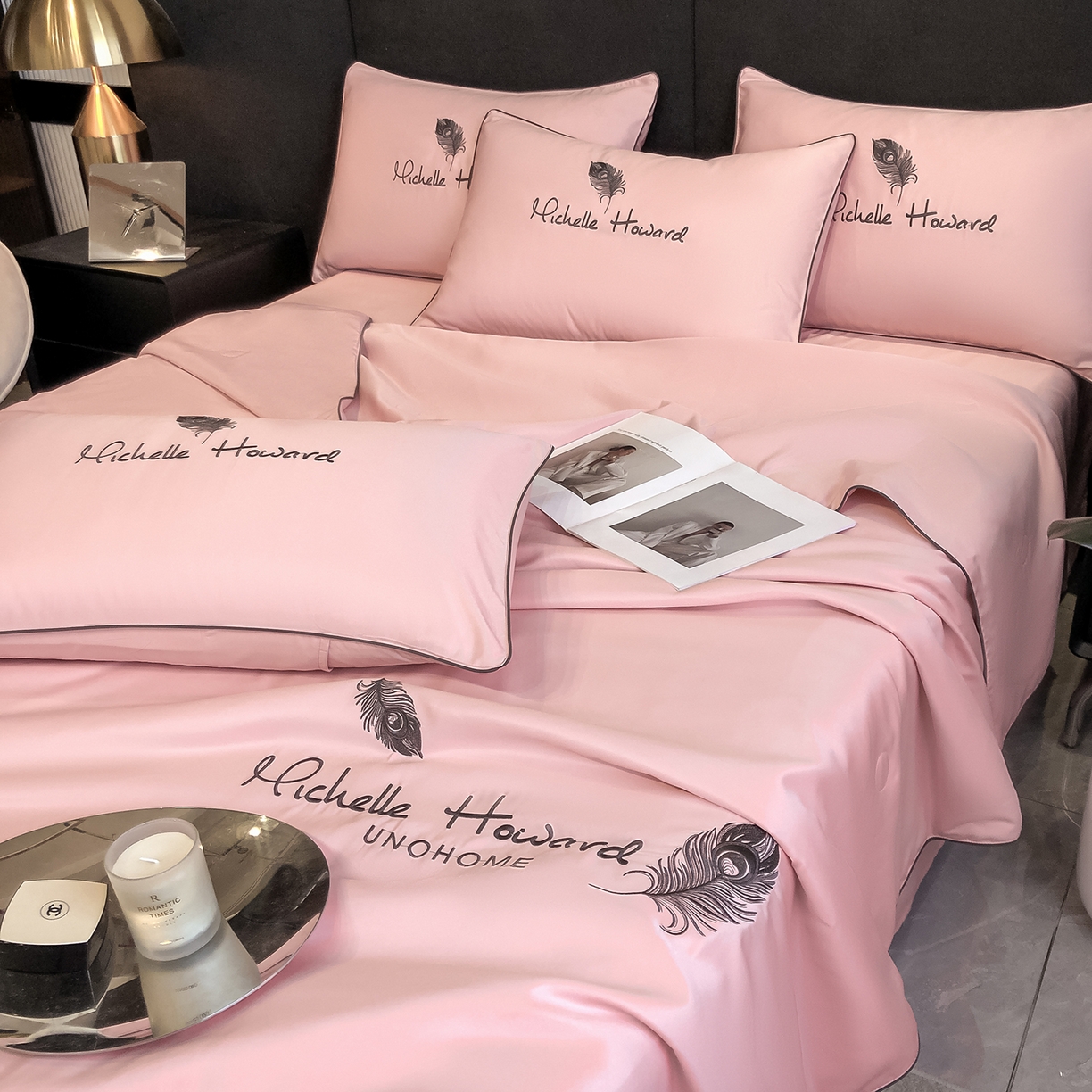 91家纺网 家纺一手货源 找家纺 吾诺家居 2026新款双拼及羽毛刺绣夏被夏凉被空调被四件套-柔羽 羽毛豆沙