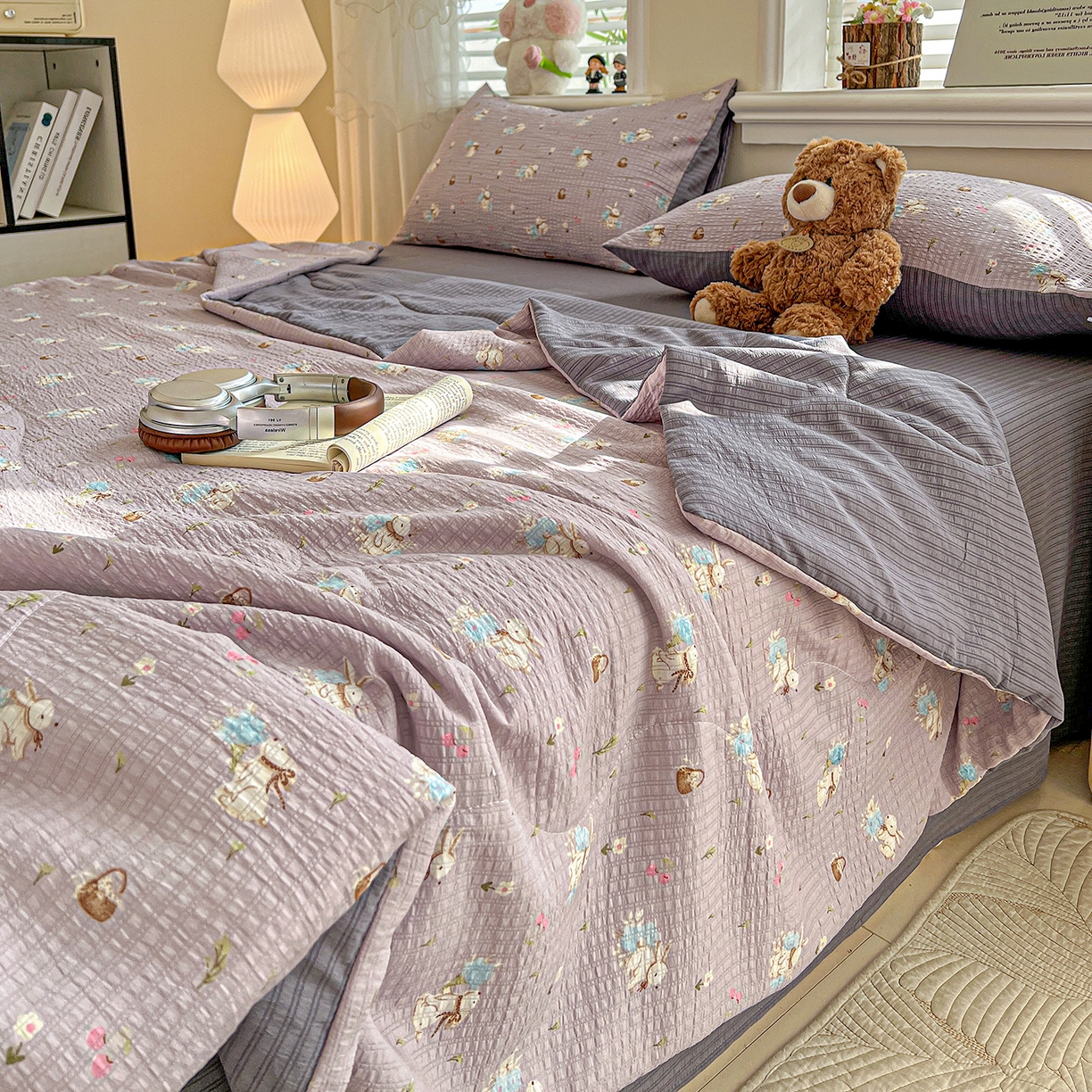 91家纺网 家纺一手货源 找家纺 王朝国际 2026新款A类彩竺棉印花夏被四件套 安妮兔