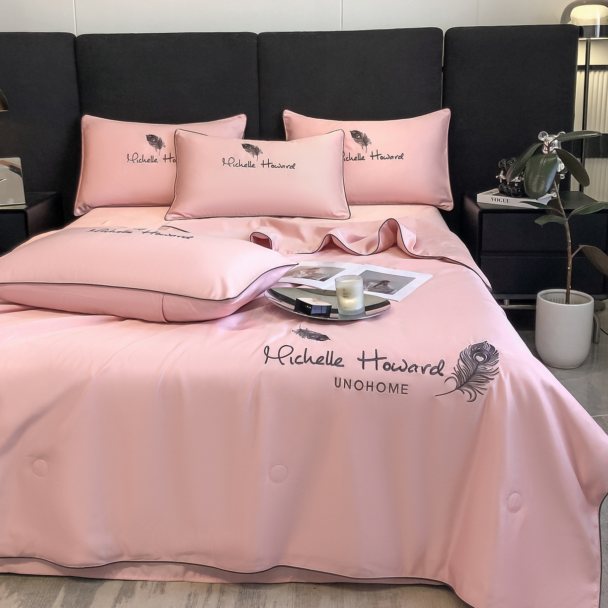 91家纺网 家纺一手货源 找家纺 吾诺家居 2026新款双拼及羽毛刺绣夏被夏凉被空调被四件套-柔羽 羽毛豆沙