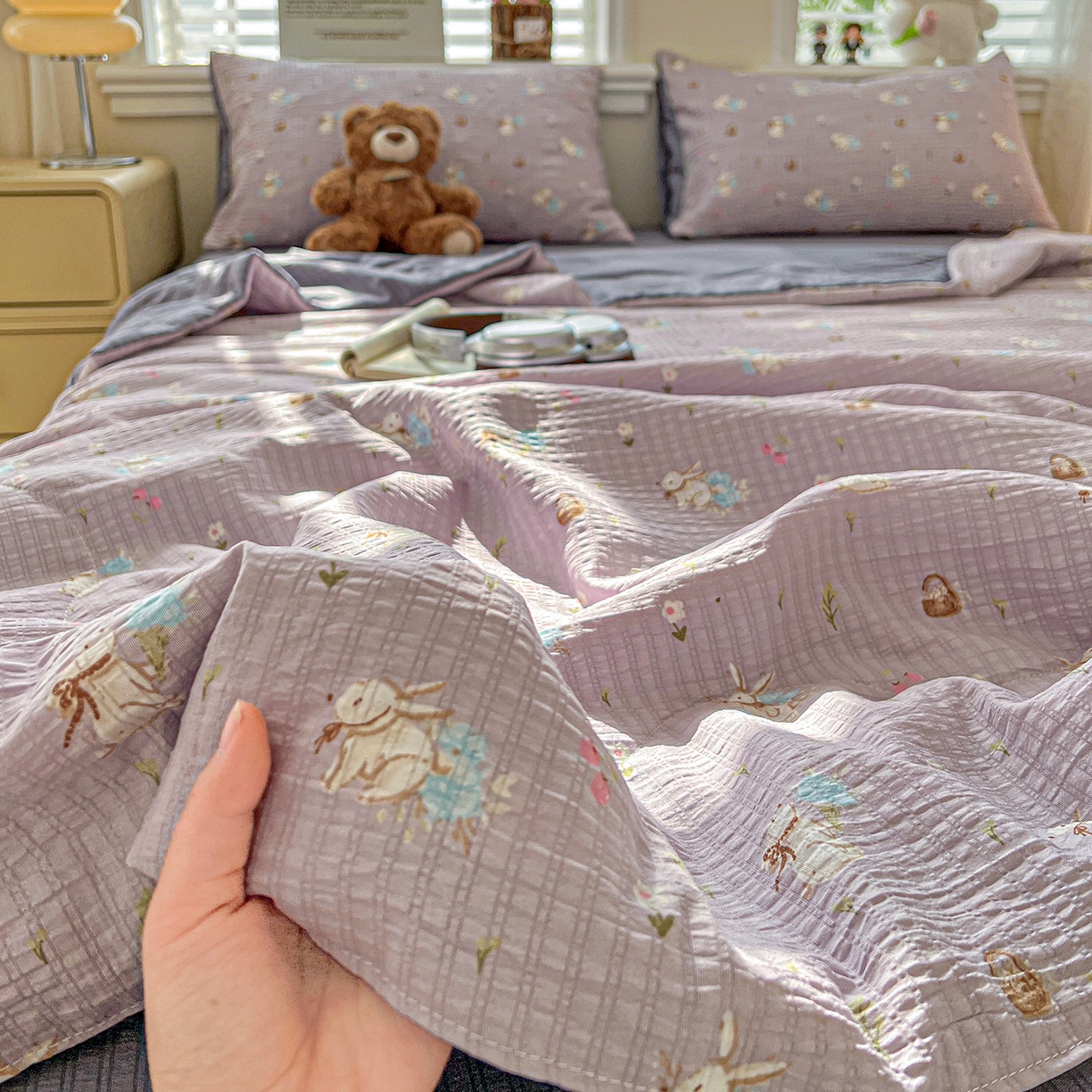 91家纺网 家纺一手货源 找家纺 王朝国际 2026新款A类彩竺棉印花夏被四件套 安妮兔