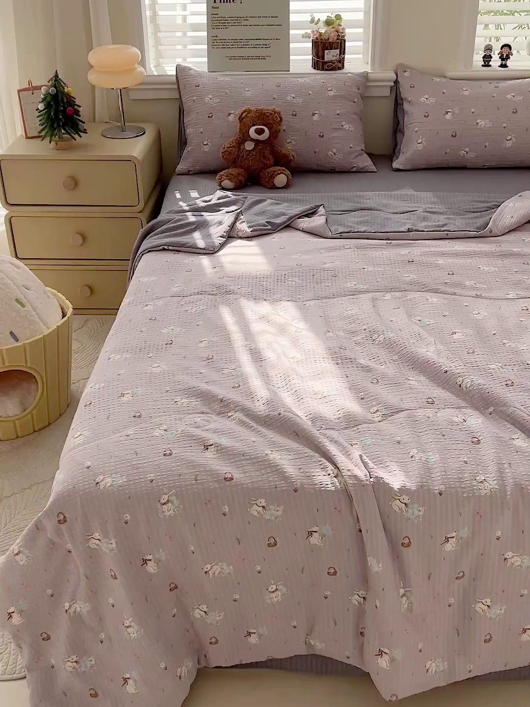 91家纺网 家纺一手货源 找家纺 王朝国际 2026新款A类彩竺棉印花夏被四件套 安妮兔