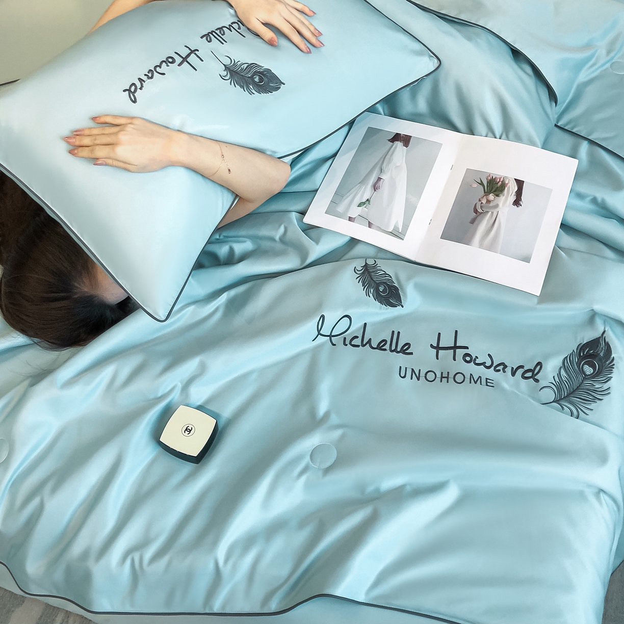 91家纺网 家纺一手货源 找家纺 吾诺家居 2026新款双拼及羽毛刺绣夏被夏凉被空调被四件套-柔羽 羽毛梵星蓝