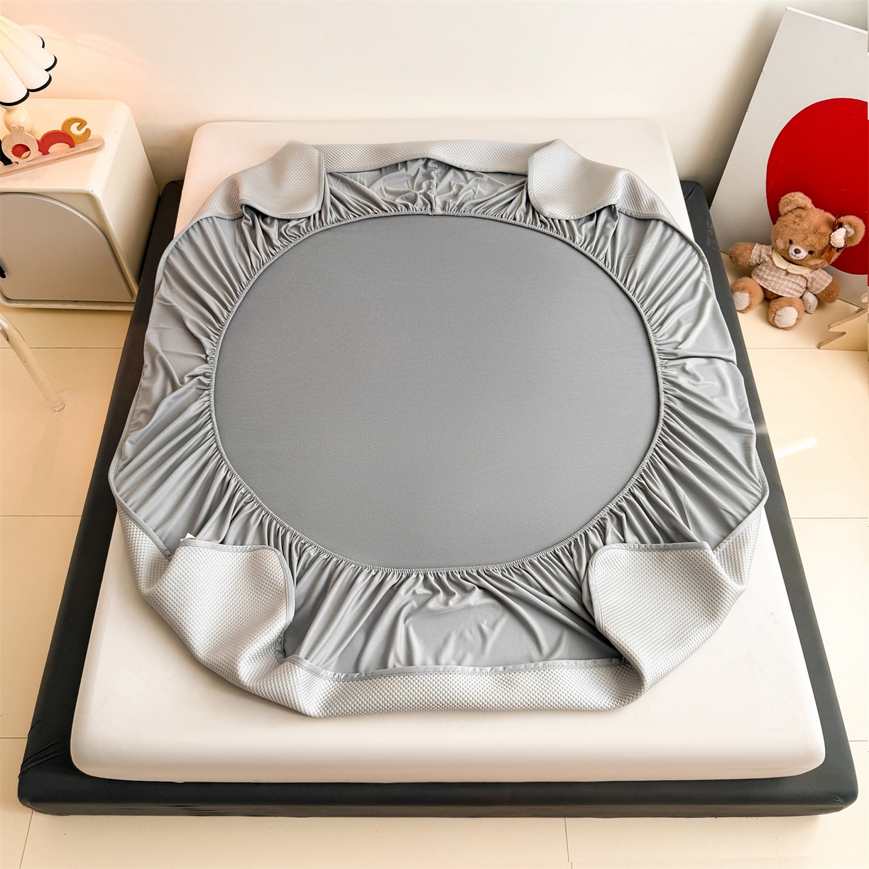 91家纺网 家纺一手货源 找家纺 （总）雯豆家纺 2026新款PE中分子绣花床笠三件套夏季凉感豆豆席子床罩-墨仔熊