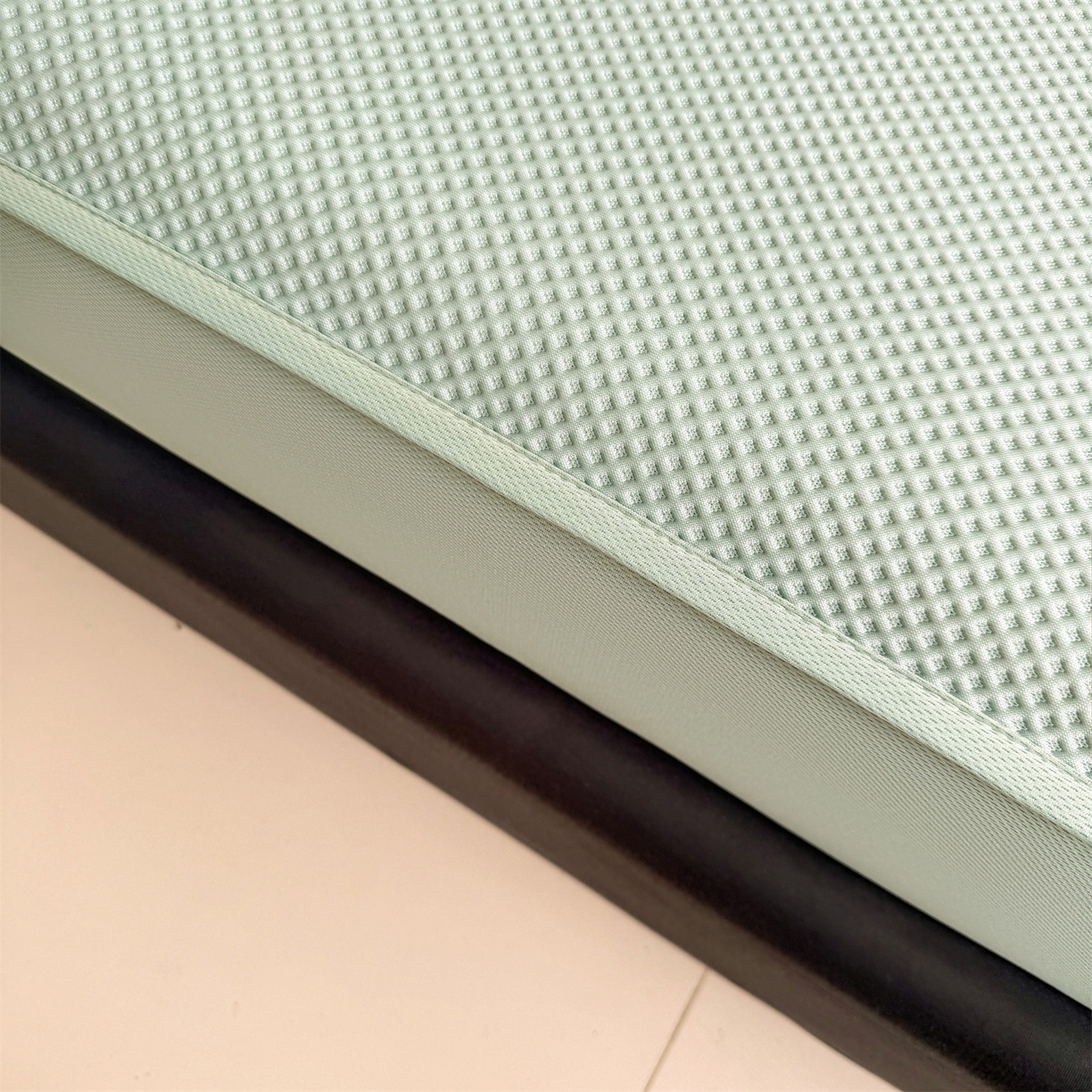 91家纺网 家纺一手货源 找家纺 雯豆家纺 2026新款PE中分子绣花床笠三件套夏季凉感豆豆席子床罩-墨仔熊 墨仔熊床笠款-绿