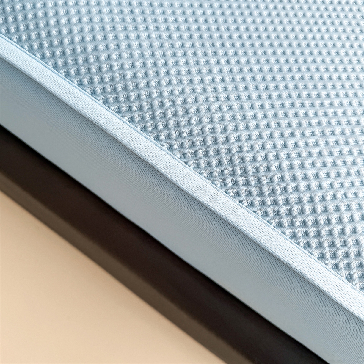 91家纺网 家纺一手货源 找家纺 雯豆家纺 2026新款PE中分子绣花床笠三件套夏季凉感豆豆席子床罩-墨仔熊 墨仔熊床笠款-蓝