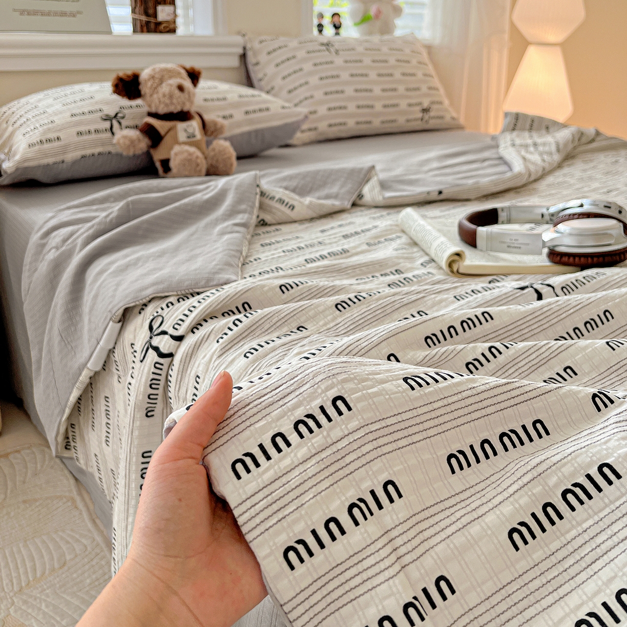 91家纺网 家纺一手货源 找家纺 王朝国际 2026新款A类彩竺棉印花夏被四件套 蝴蝶结