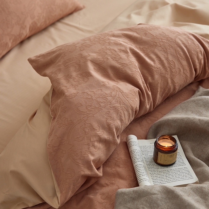 91家纺网 家纺一手货源 找家纺 沐珩家纺 2026新款全棉纯棉提花大雁纹磨毛四件套人字纹四件套（欧式茛苕纹） 茛苕纹-可可棕