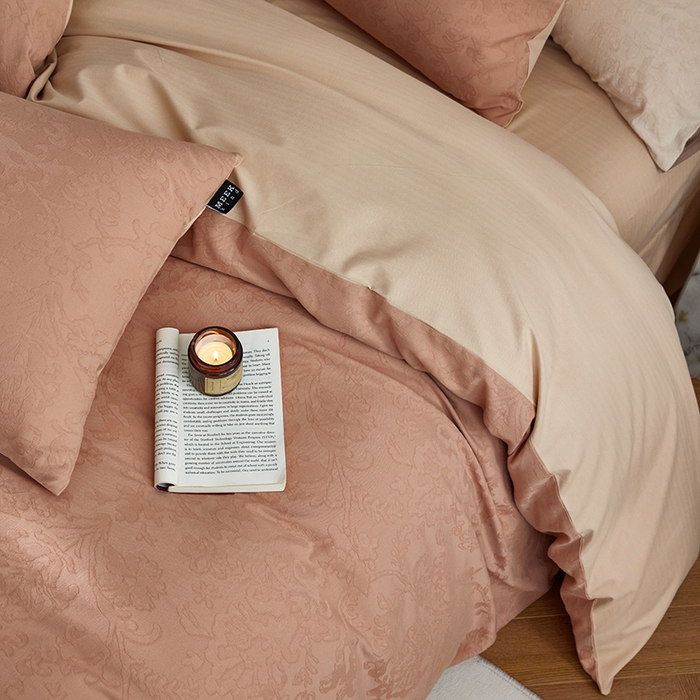 91家纺网 家纺一手货源 找家纺 沐珩家纺 2026新款全棉纯棉提花大雁纹磨毛四件套人字纹四件套（欧式茛苕纹） 茛苕纹-可可棕