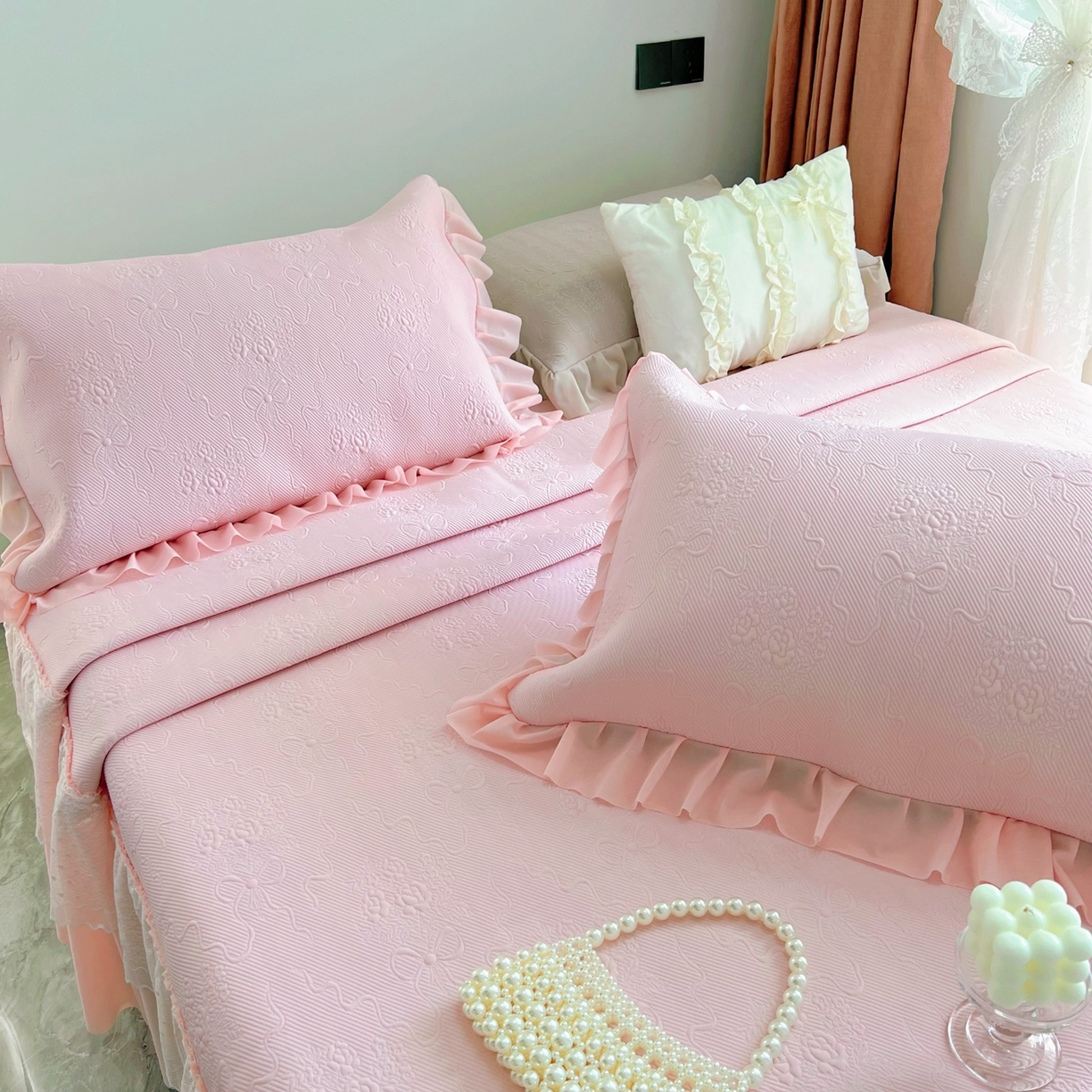 91家纺网 家纺一手货源 找家纺 （总）恋尚羽 2026新款高分子PE凉泡泡大床裙凉感席波浪冰豆豆凉席席子三件套-蝴蝶结系列手捧花