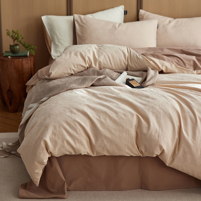 91家纺网 家纺一手货源 找家纺 沐珩家纺 2026新款全棉纯棉提花大雁纹磨毛四件套人字纹四件套（欧式茛苕纹） 茛苕纹-暖米咖