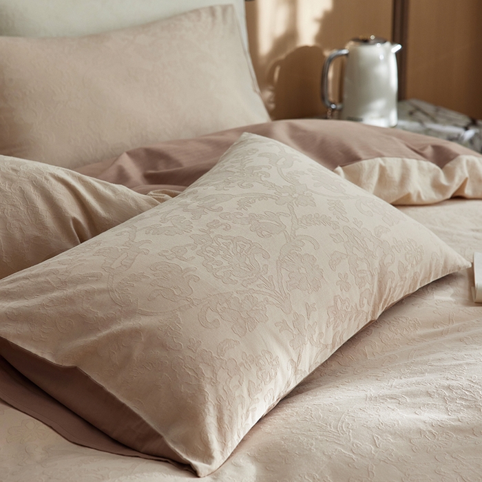 91家纺网 家纺一手货源 找家纺 沐珩家纺 2026新款全棉纯棉提花大雁纹磨毛四件套人字纹四件套（欧式茛苕纹） 茛苕纹-暖米咖