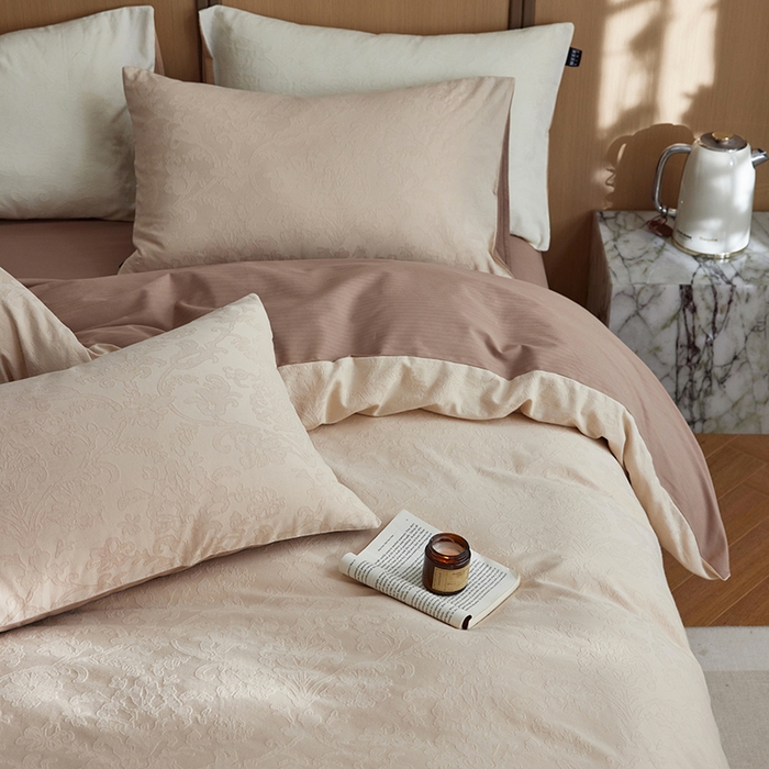 91家纺网 家纺一手货源 找家纺 沐珩家纺 2026新款全棉纯棉提花大雁纹磨毛四件套人字纹四件套（欧式茛苕纹） 茛苕纹-暖米咖