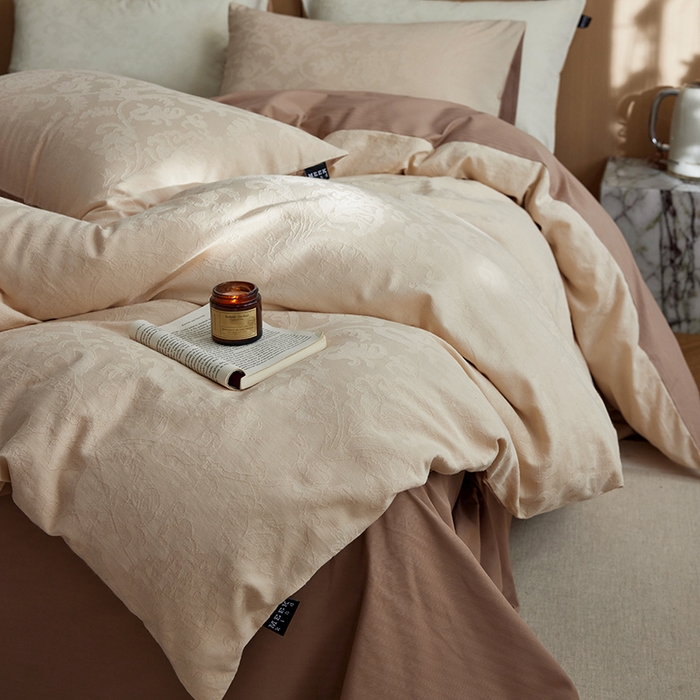 91家纺网 家纺一手货源 找家纺 沐珩家纺 2026新款全棉纯棉提花大雁纹磨毛四件套人字纹四件套（欧式茛苕纹） 茛苕纹-暖米咖