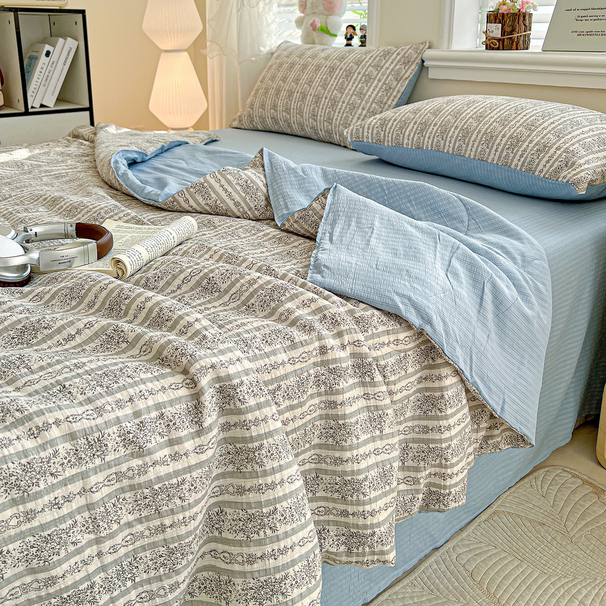 91家纺网 家纺一手货源 找家纺 王朝国际 2026新款A类彩竺棉印花夏被四件套 蓝墨