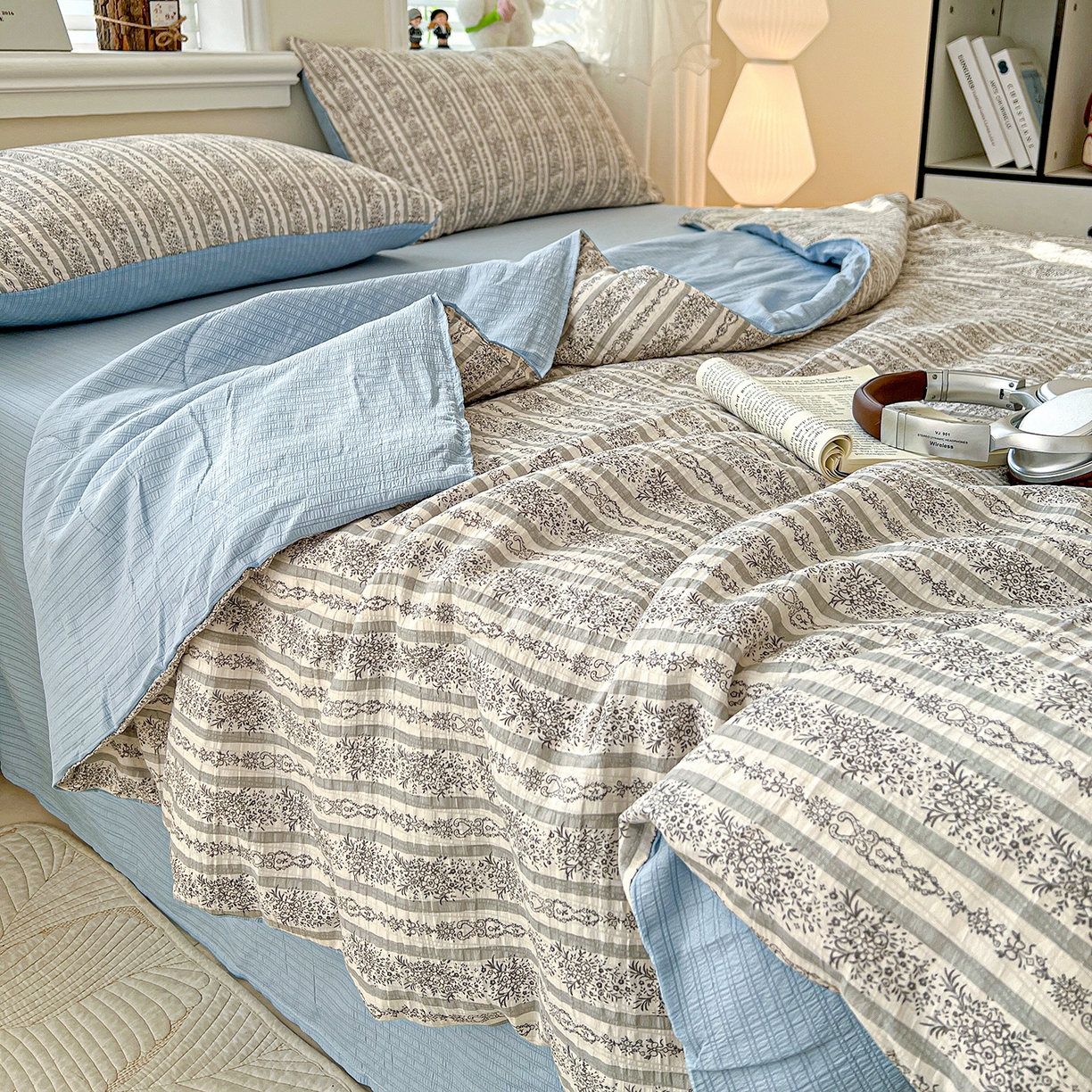 91家纺网 家纺一手货源 找家纺 王朝国际 2026新款A类彩竺棉印花夏被四件套 蓝墨