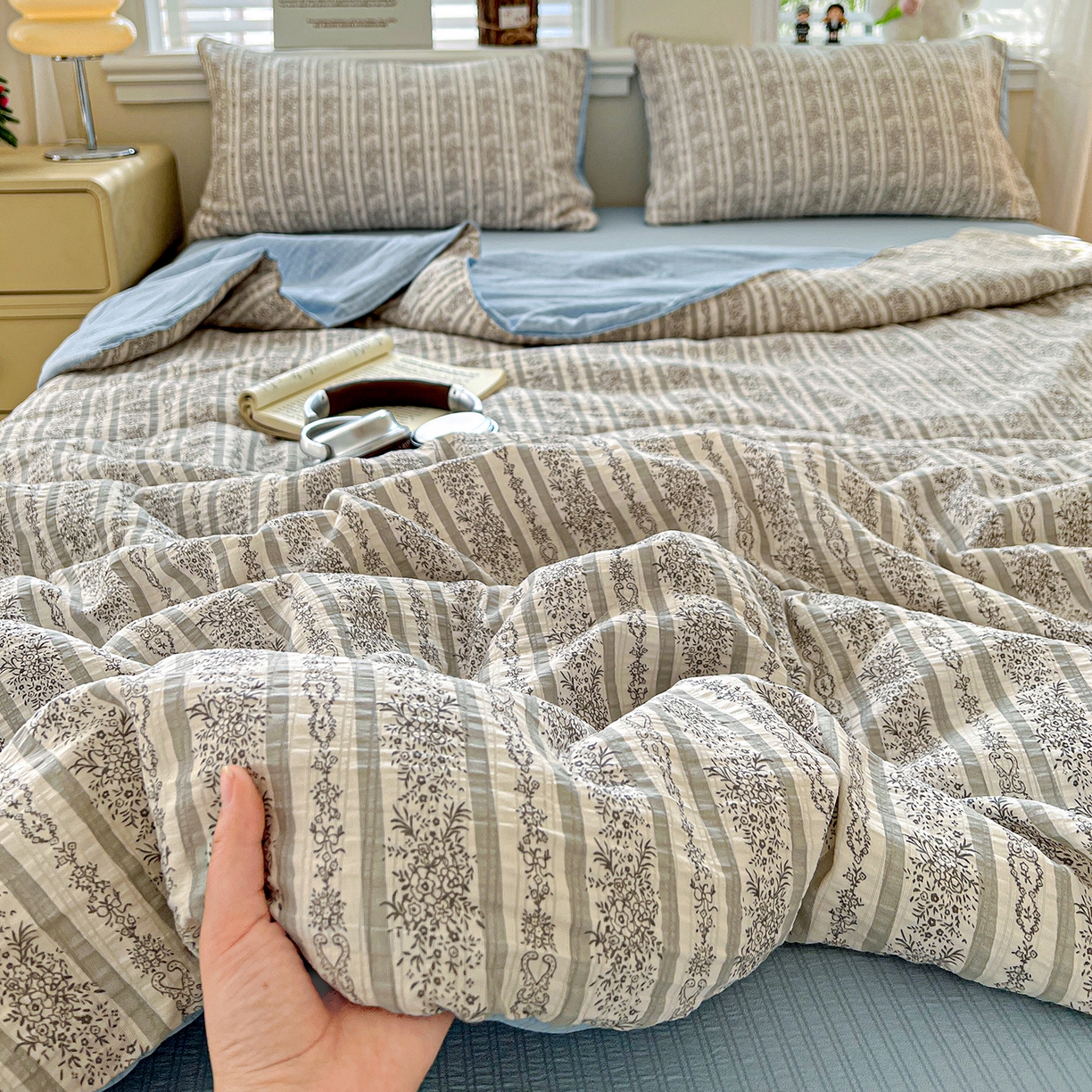 91家纺网 家纺一手货源 找家纺 王朝国际 2026新款A类彩竺棉印花夏被四件套 蓝墨