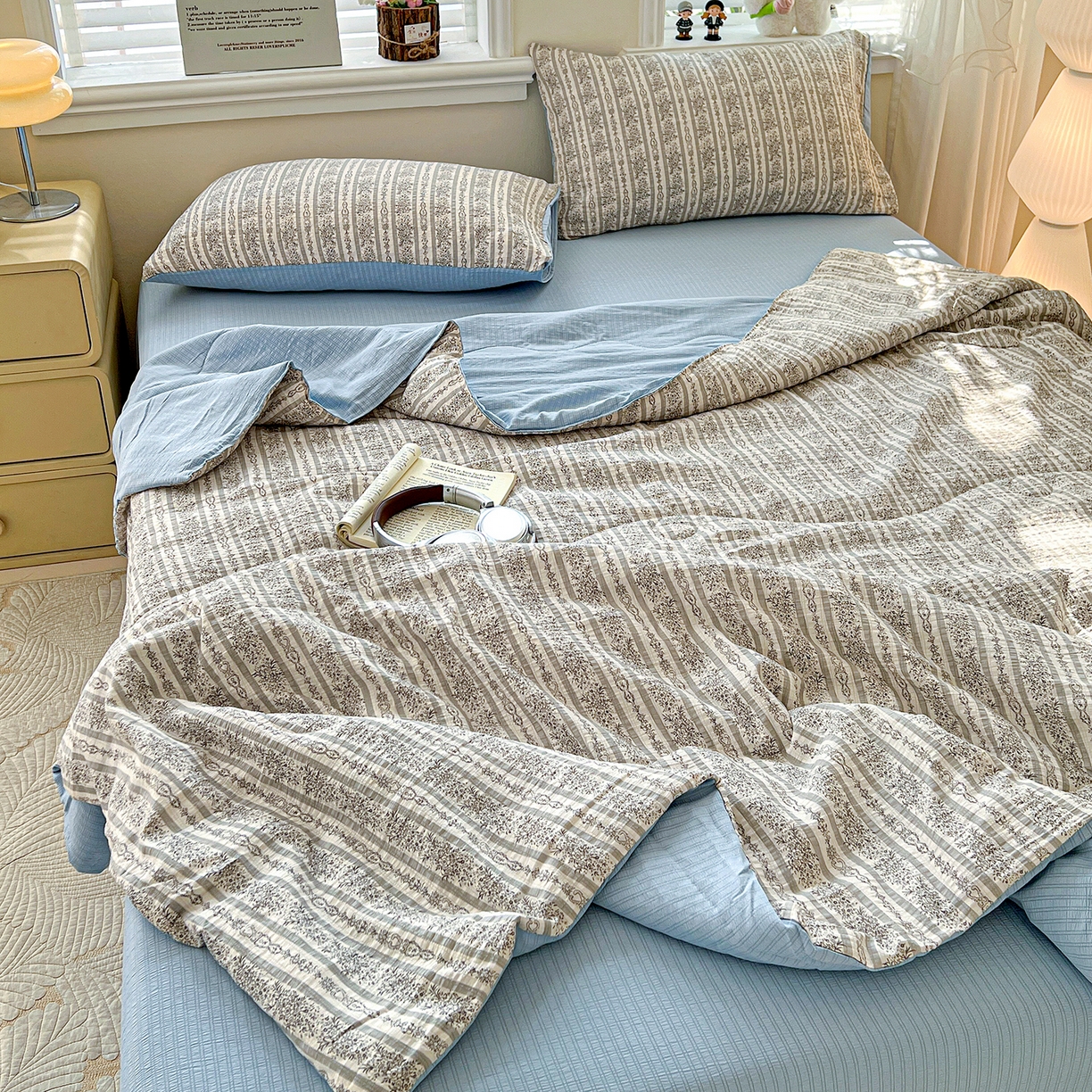 91家纺网 家纺一手货源 找家纺 王朝国际 2026新款A类彩竺棉印花夏被四件套 蓝墨