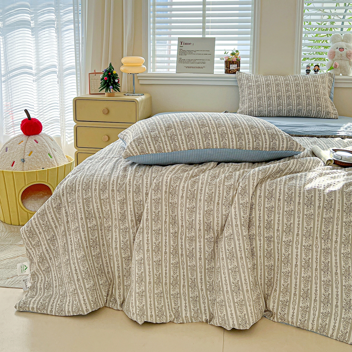 91家纺网 家纺一手货源 找家纺 王朝国际 2026新款A类彩竺棉印花夏被四件套 蓝墨