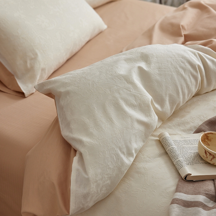 91家纺网 家纺一手货源 找家纺 沐珩家纺 2026新款全棉纯棉提花大雁纹磨毛四件套人字纹四件套（欧式茛苕纹） 茛苕纹-象牙白