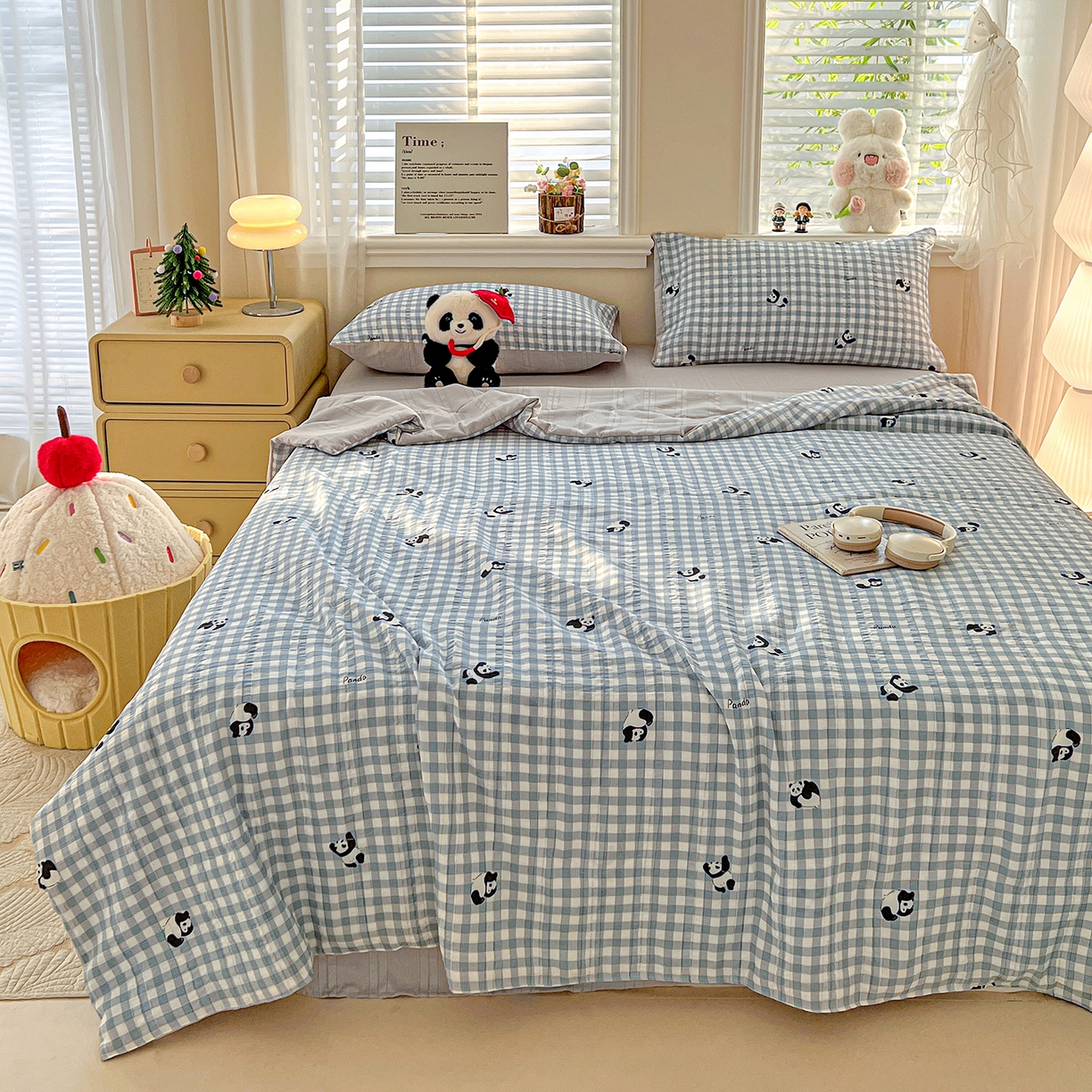 91家纺网 家纺一手货源 找家纺 王朝国际 2026新款A类彩竺棉印花夏被四件套 蓝胖子