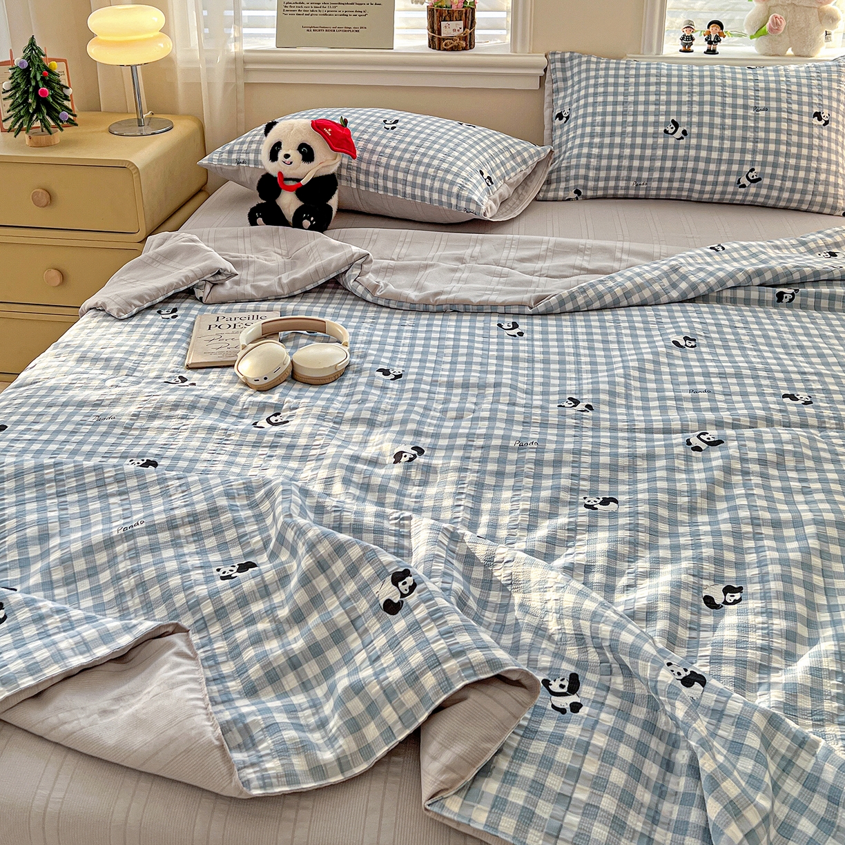 91家纺网 家纺一手货源 找家纺 王朝国际 2026新款A类彩竺棉印花夏被四件套 蓝胖子