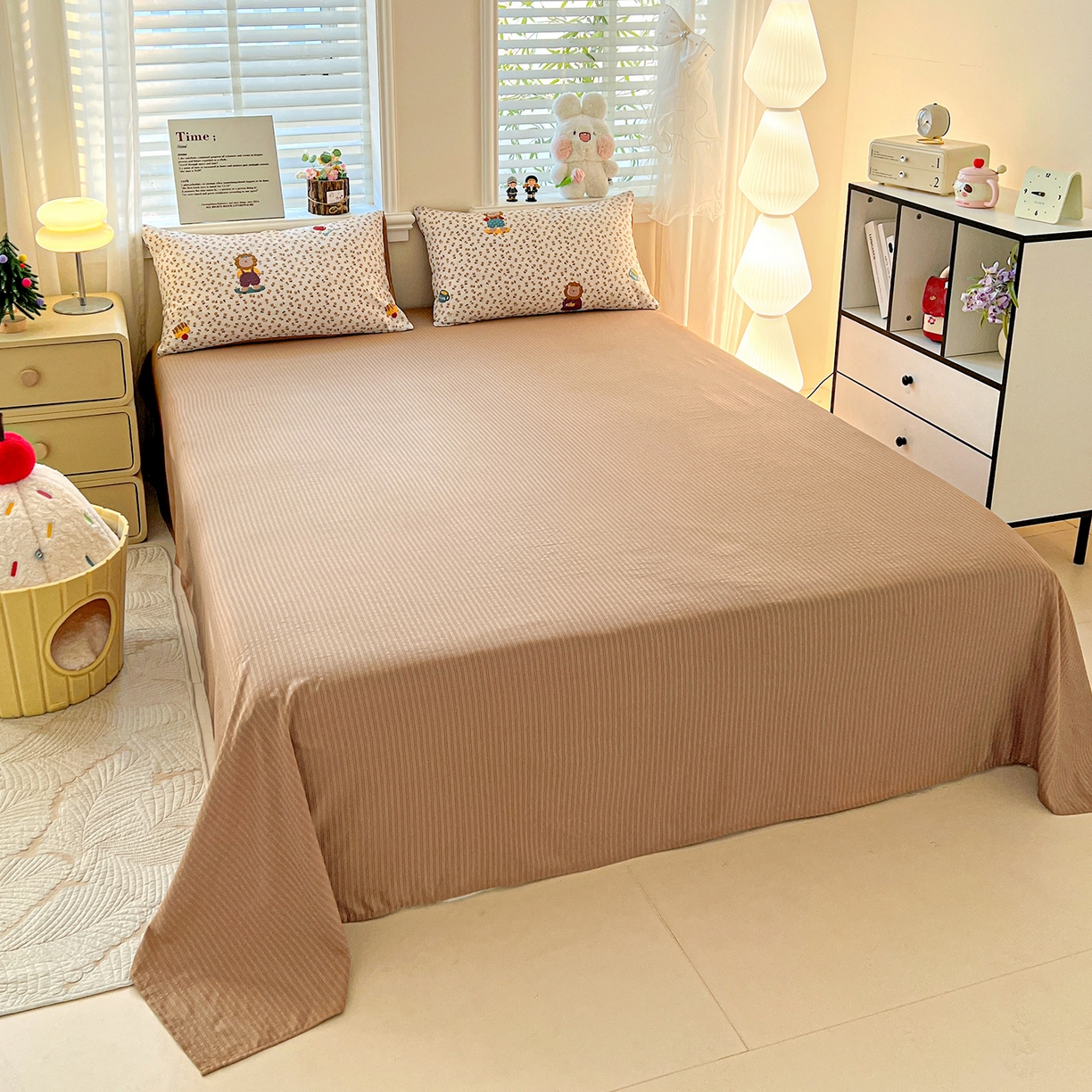 91家纺网 家纺一手货源 找家纺 王朝国际 2026新款A类彩竺棉印花夏被四件套 萌狮花境