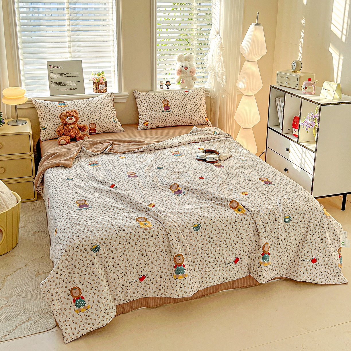 91家纺网 家纺一手货源 找家纺 王朝国际 2026新款A类彩竺棉印花夏被四件套 萌狮花境