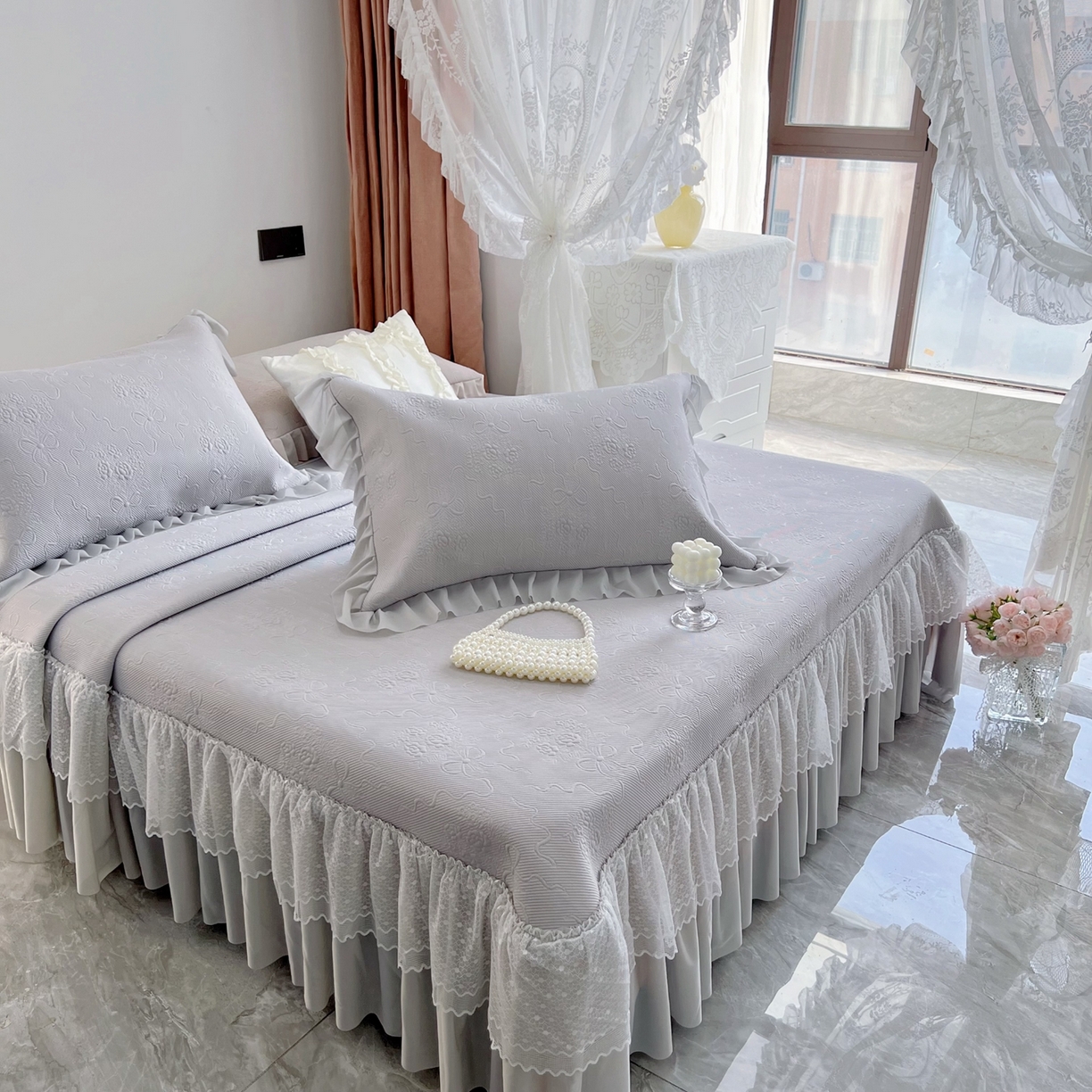 91家纺网 家纺一手货源 找家纺 恋尚羽 2026新款高分子PE凉泡泡大床裙凉感席波浪冰豆豆凉席席子三件套-蝴蝶结系列手捧花 灰色