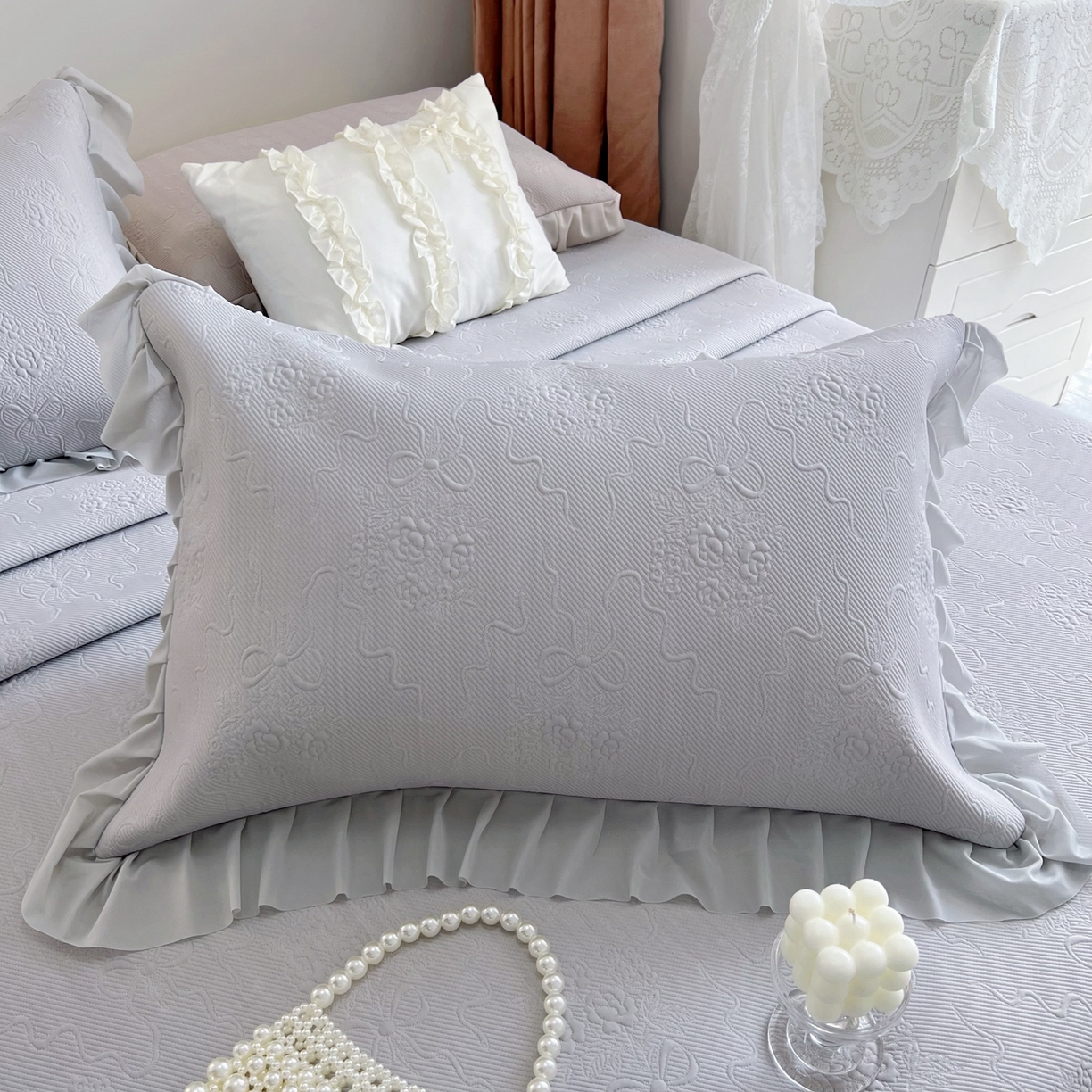 91家纺网 家纺一手货源 找家纺 恋尚羽 2026新款高分子PE凉泡泡大床裙凉感席波浪冰豆豆凉席席子三件套-蝴蝶结系列手捧花 灰色