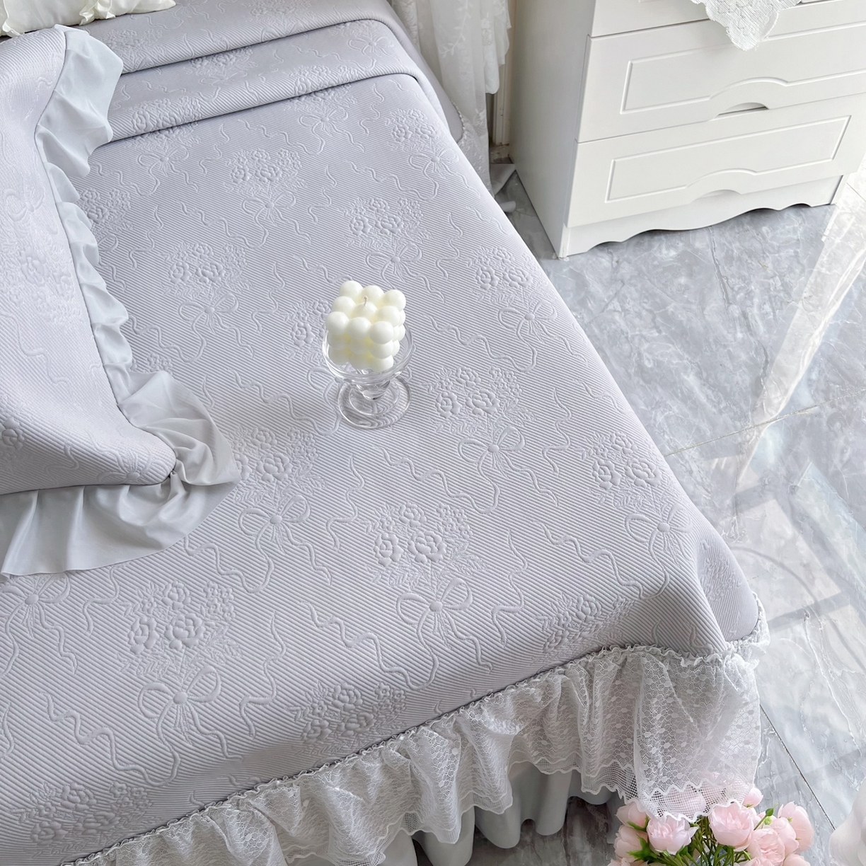 91家纺网 家纺一手货源 找家纺 恋尚羽 2026新款高分子PE凉泡泡大床裙凉感席波浪冰豆豆凉席席子三件套-蝴蝶结系列手捧花 灰色