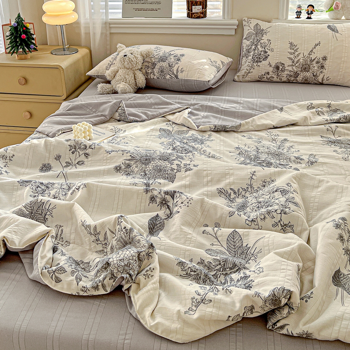 91家纺网 家纺一手货源 找家纺 王朝国际 2026新款A类彩竺棉印花夏被四件套 木兮枝